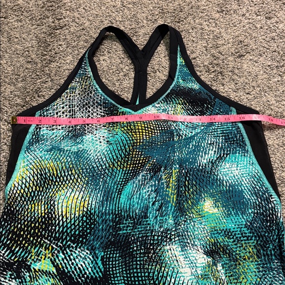 Lululemon Fast Lane Singlet 2016 Seawheeze size medium - Picture 4 of 5